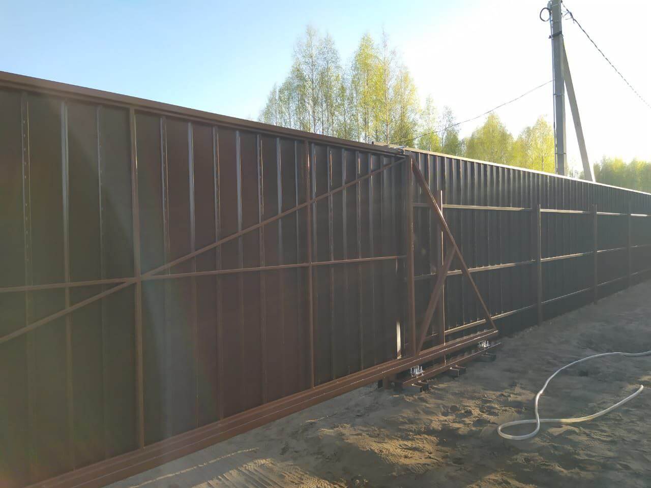 Забор из металлосайдинга ЕВРО-БРУС 25м Темный Каштан 3D Принтек фото 4 в Луганске